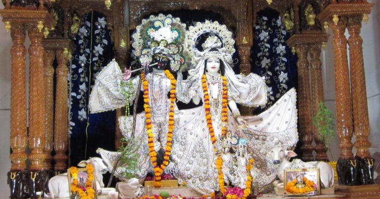 श्री बांके बिहारी तेरी आरती गाऊं लिरिक्स | Shri Banke Bihari Teri Aarti Gaun Lyrics