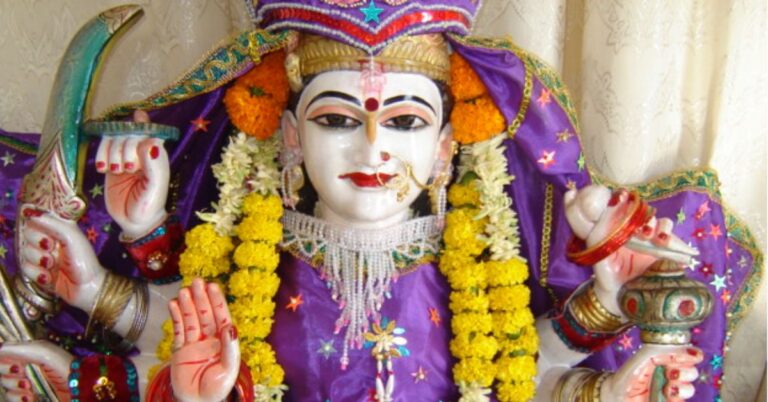 विन्ध्येश्वरी आरती: सुन मेरी देवी पर्वतवासनी | Sun Meri Devi Parvat Vasani Aarti Lyrics