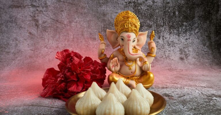 सुखकर्ता दुःखहर्ता आरती मराठी बोल | Sukhkarta Dukhharta Aarti Lyrics in Marathi